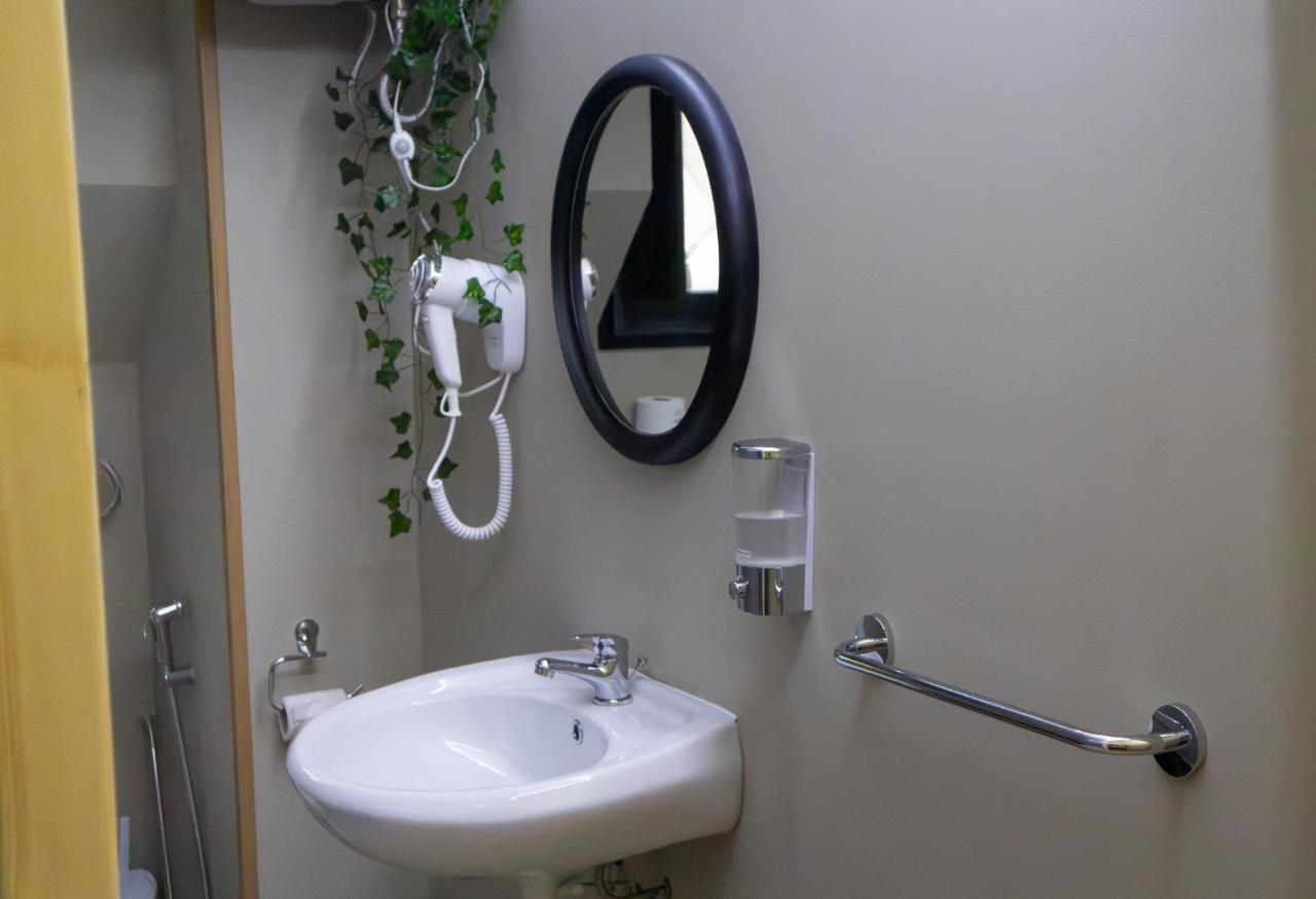 Don Pes Travel Rooms Sassari Exterior foto